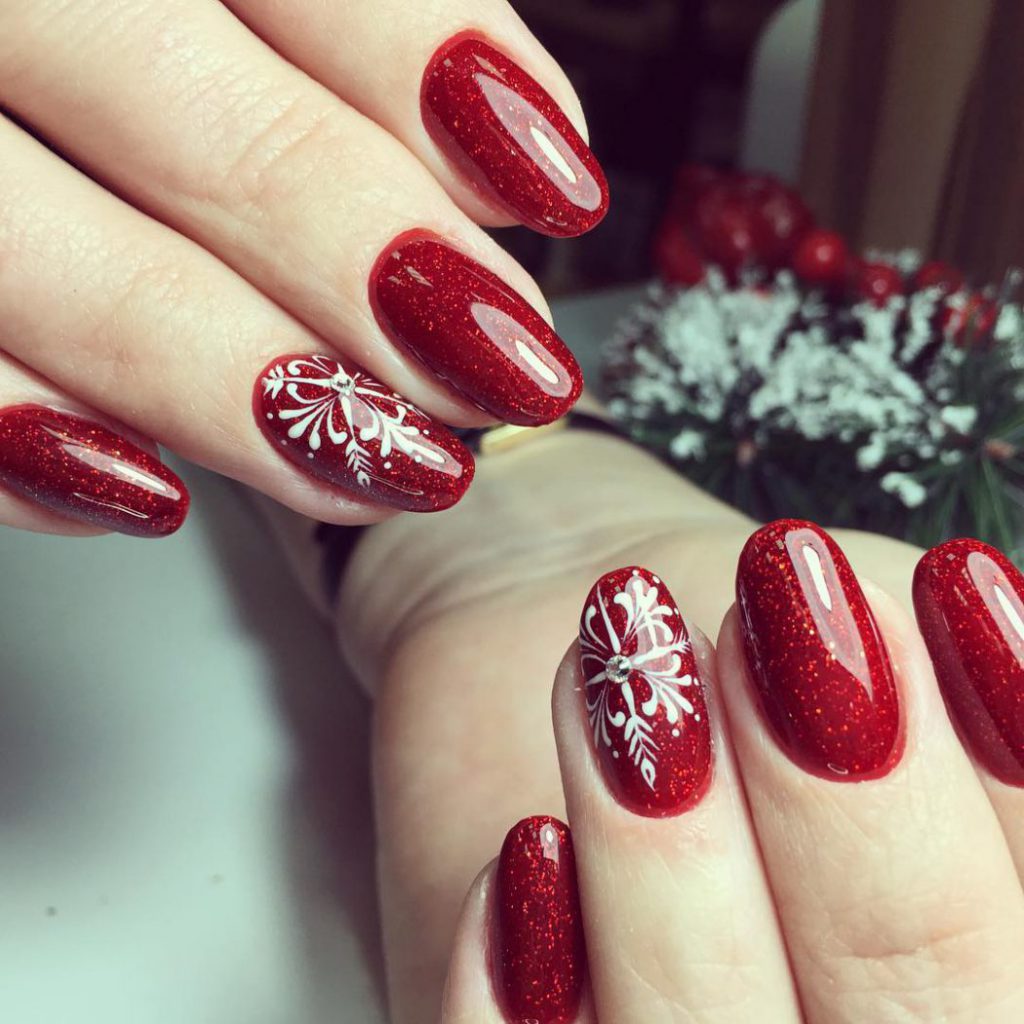Красные новогодние ногти