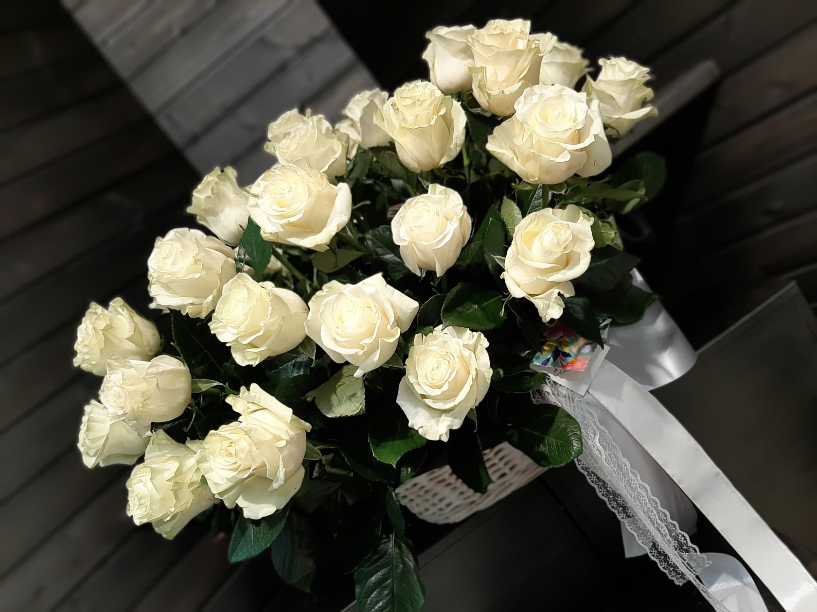 Фото красивые букеты из белых роз фото