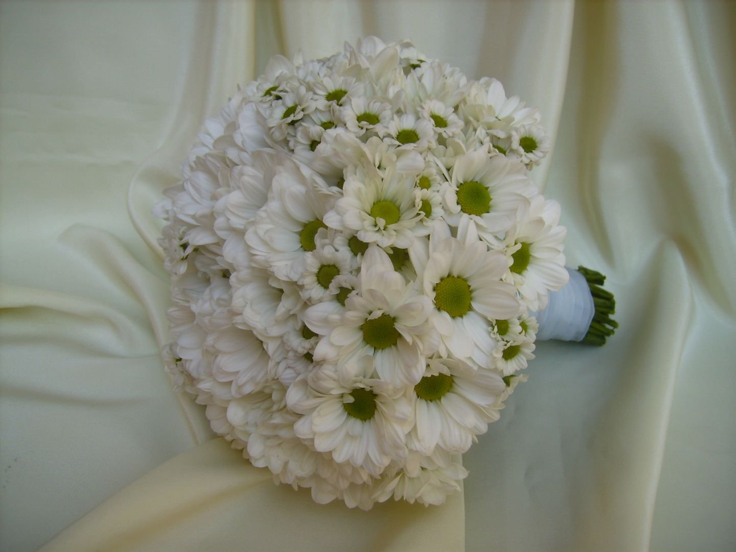 Свадебный букет из хризантем фото