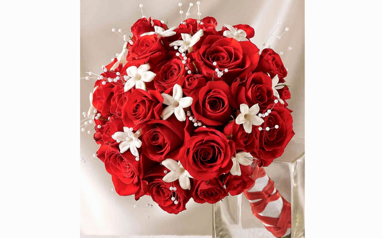 Свадебные букеты в красно белом цвете