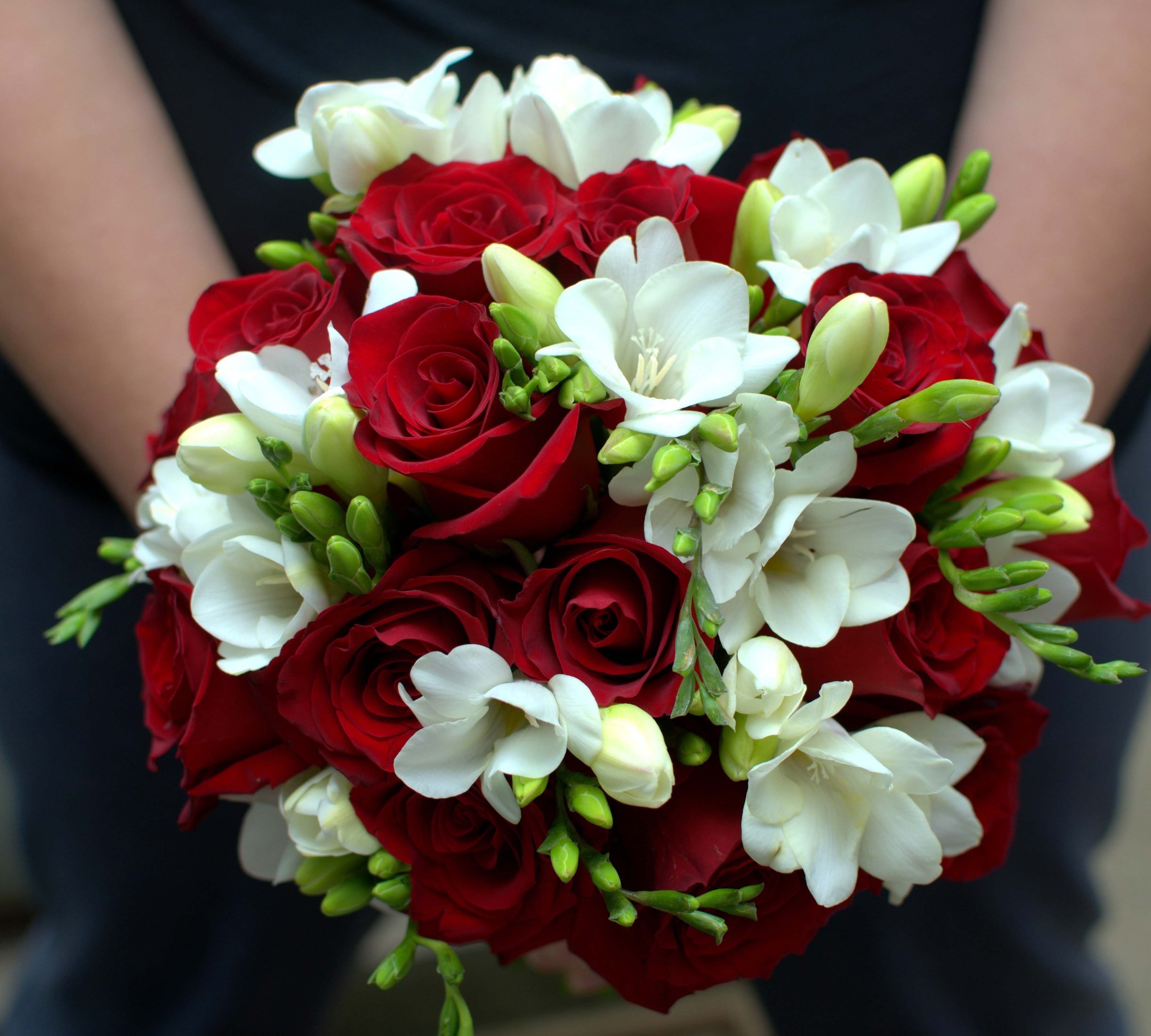 Фото свадебный букет из красных роз фото