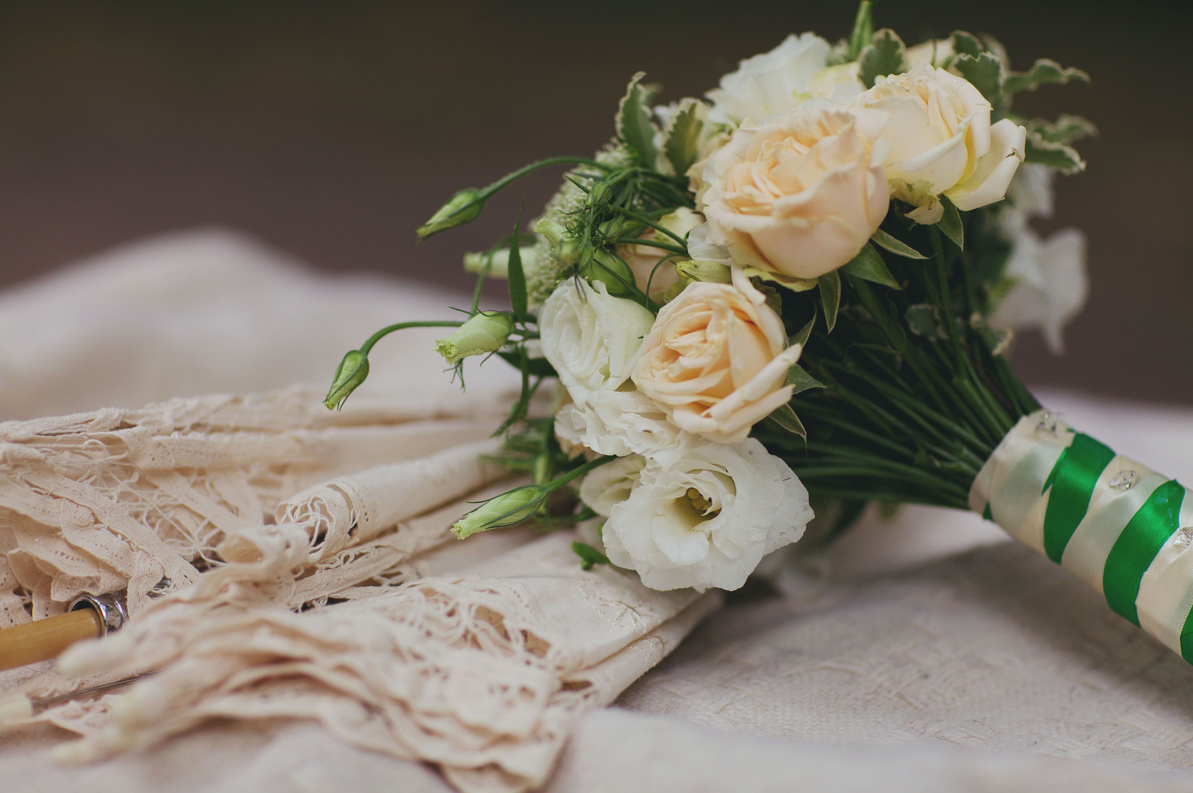 Кремовые розы свадьба