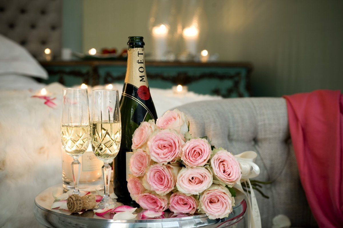 Шампанское И Розы