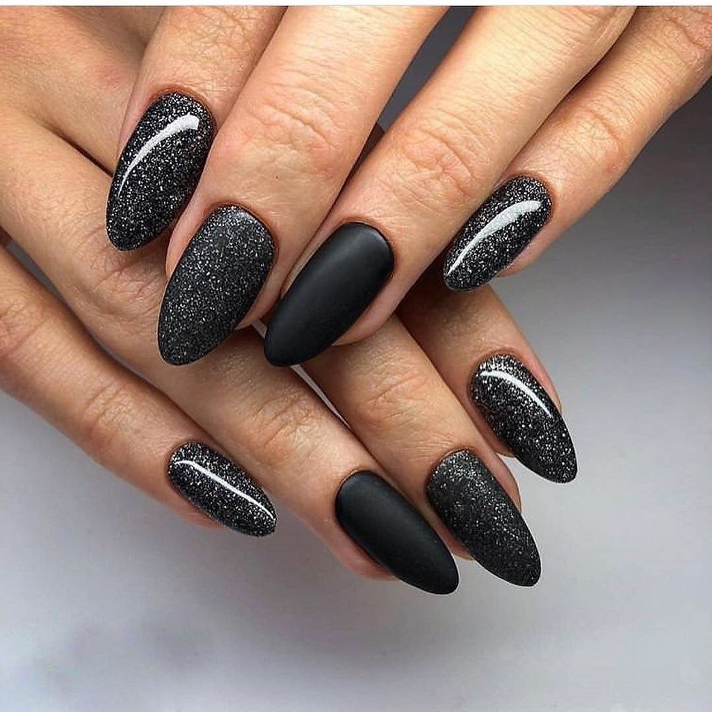Черные ногти