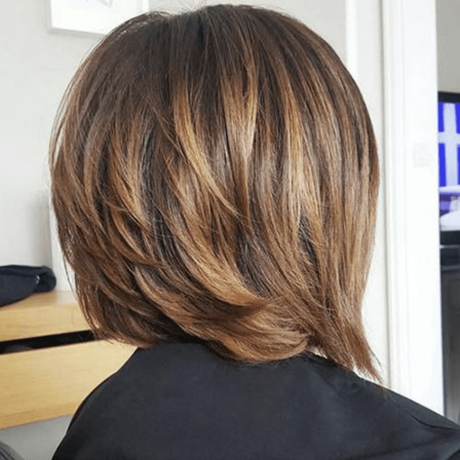 Градуированное каре вид сзади фото на средние волосы