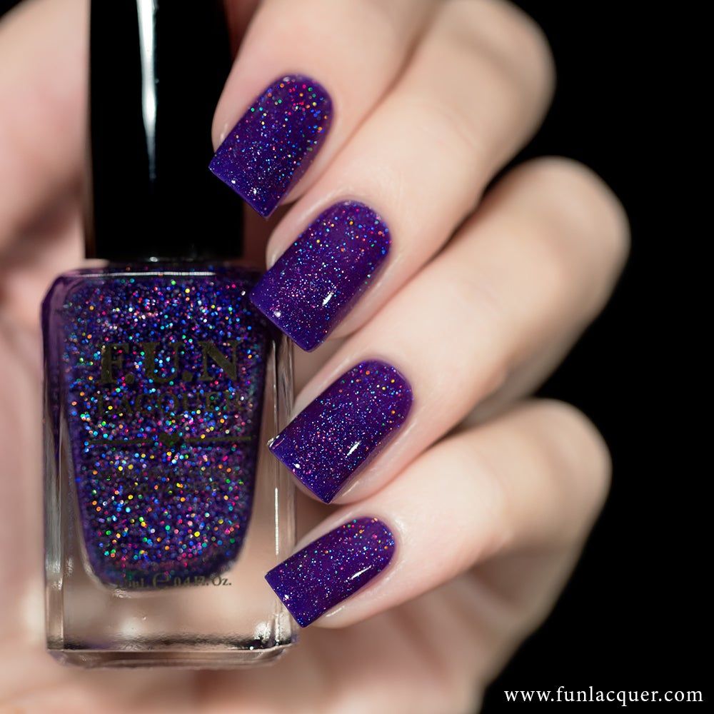 Сиреневые ногти с блестками. Ногти с блестками. Маникюр фиолетовый с блестками. Фиолетовые ногти. Ногти фиолетовые с блестками.