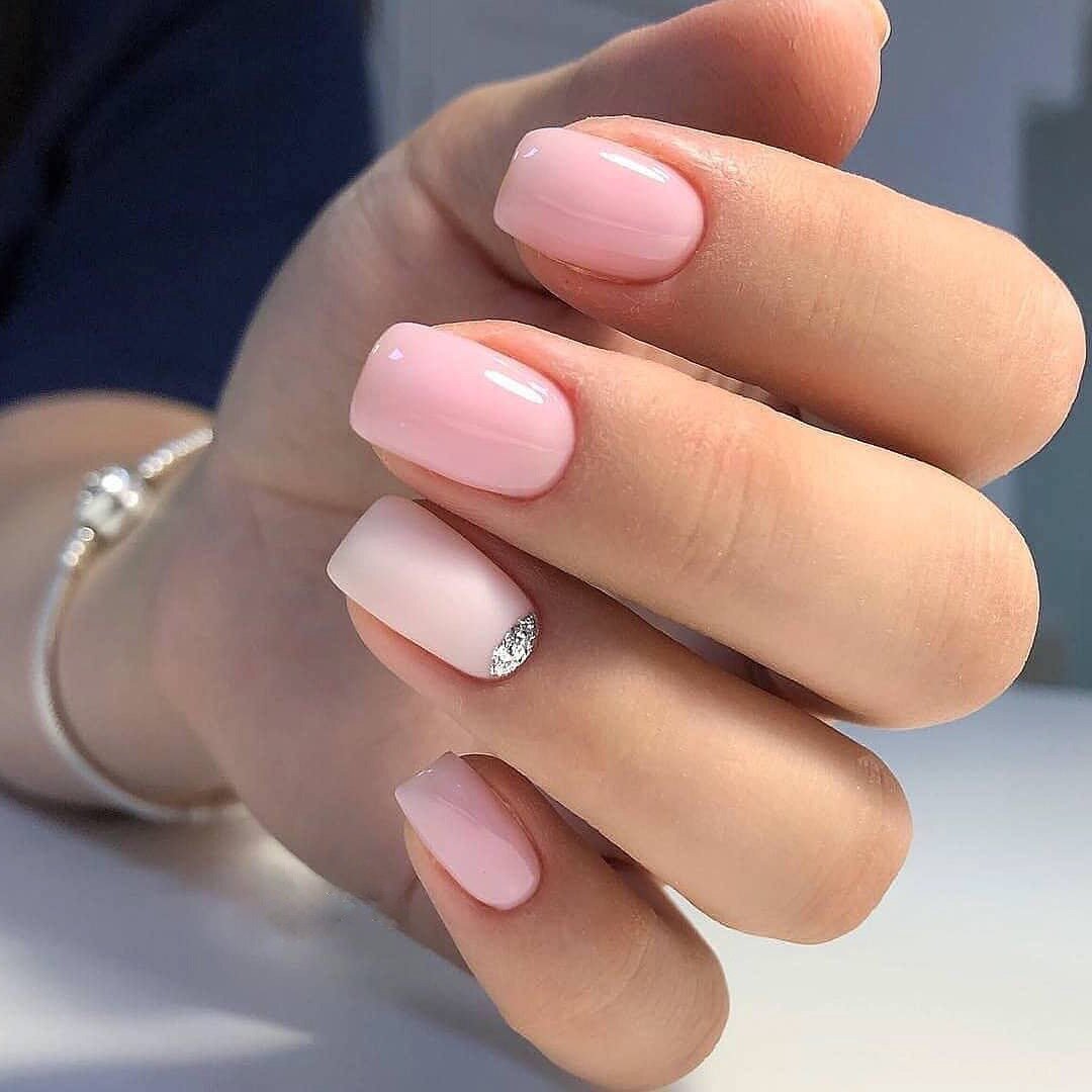 Пастельно розовые ногти