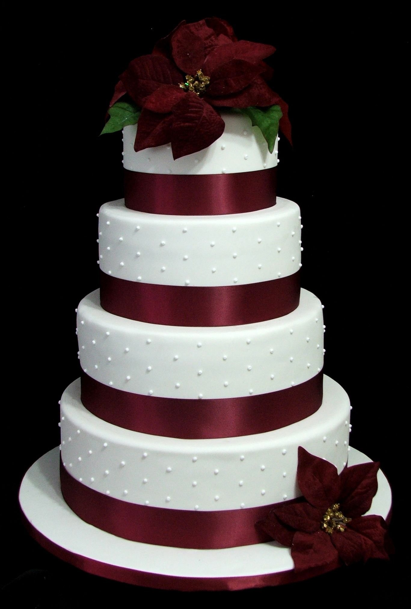 Трехярусный или трехъярусный. Свадебный торт трехъярусный. Свадебный торт многоярусный. Трехэтажный свадебный торт. Свадебный трех ярусный торт.