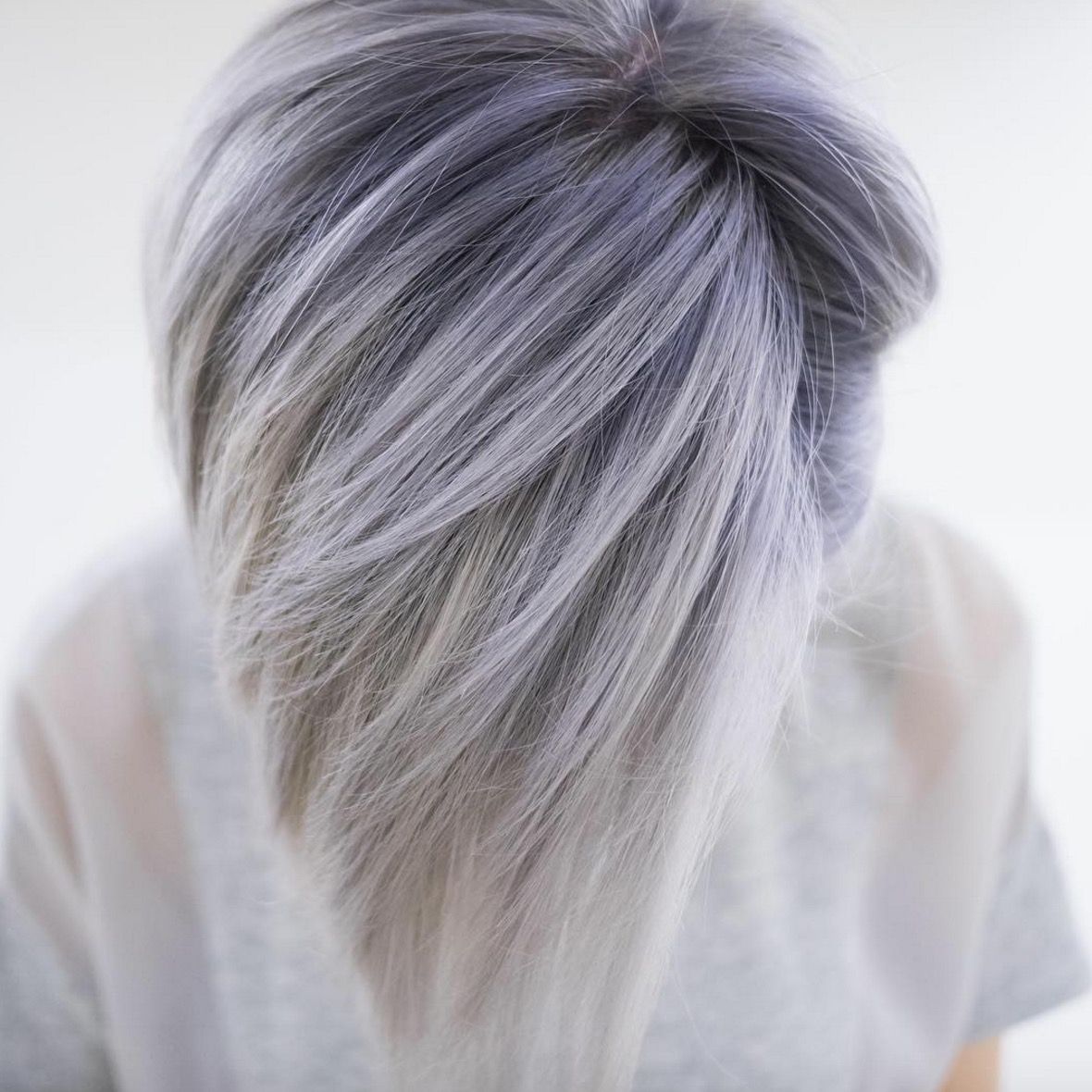 Пепельно голубой цвет волос фото на короткие волосы