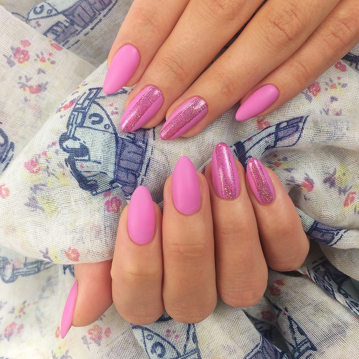 Розовые ногти