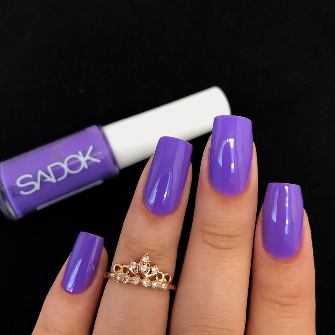 Неоновые фиолетовые ногти