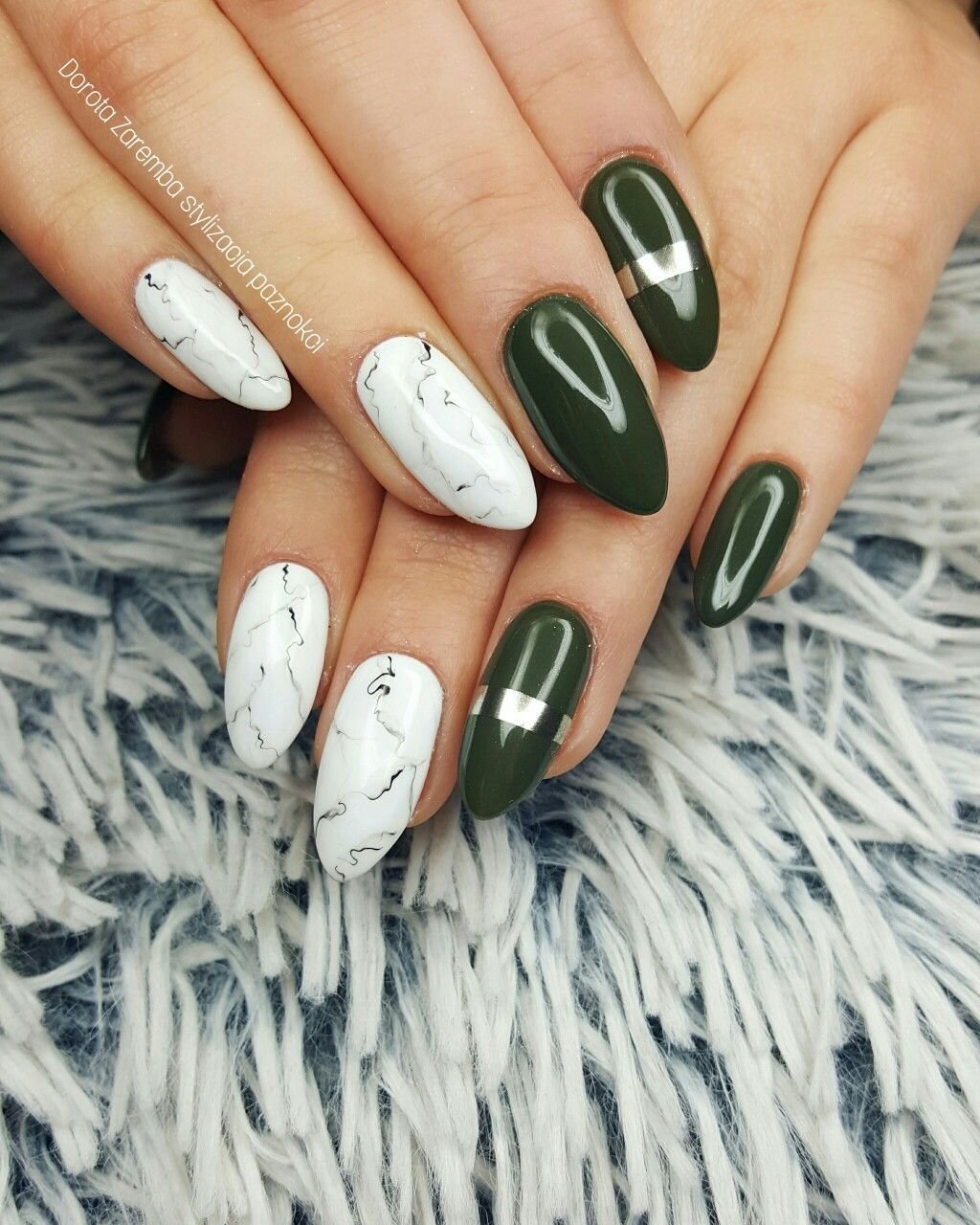 Мраморные ногти зеленые
