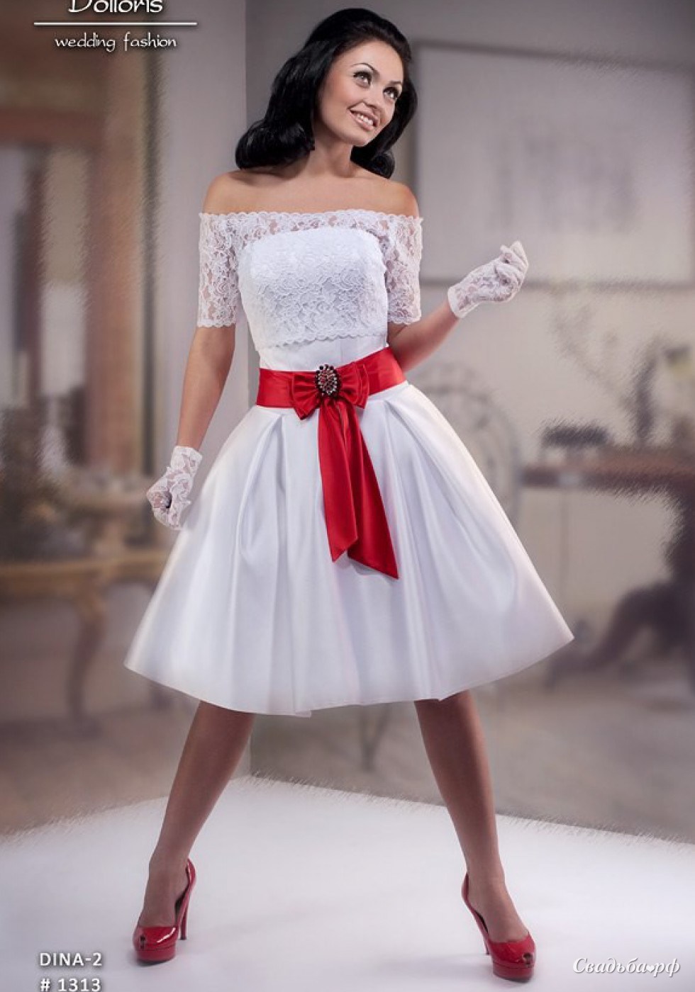 Платье с красным поясом. Белое платье смкраснымипоясом. Белое платье с красным поясом. Свадебное платье белое с красным. Свадебное платье с красным поясом.