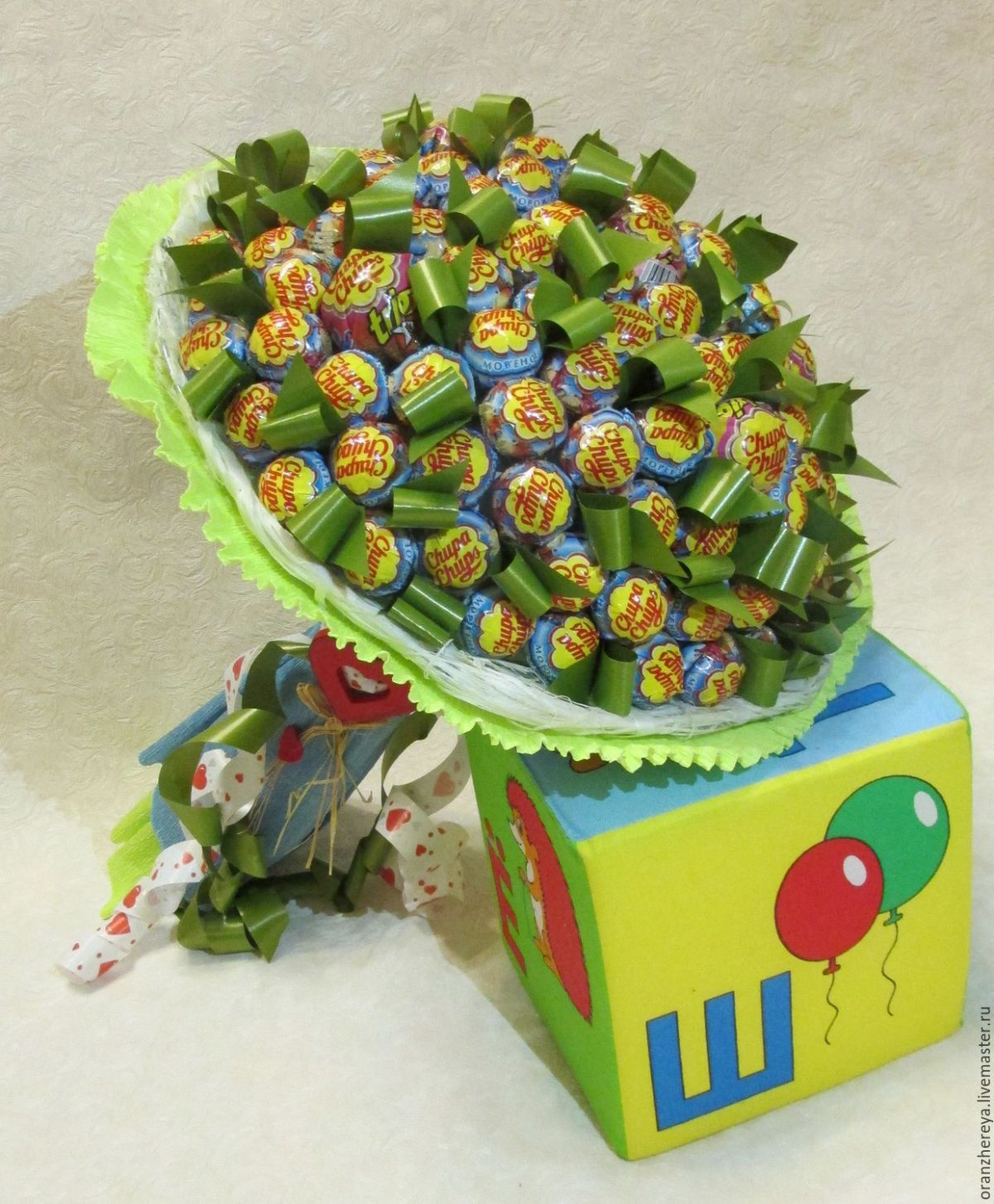букет из конфет ребенку на день рождения