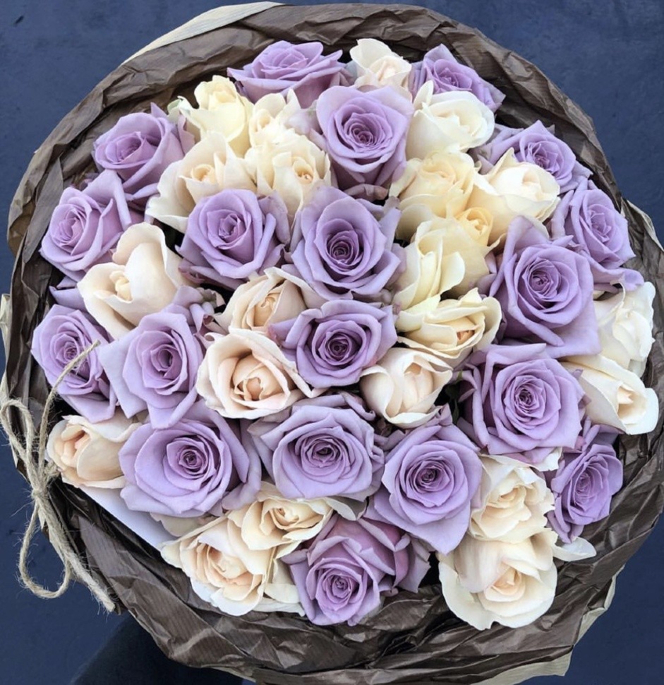 Огромный букет фиолетовых роз