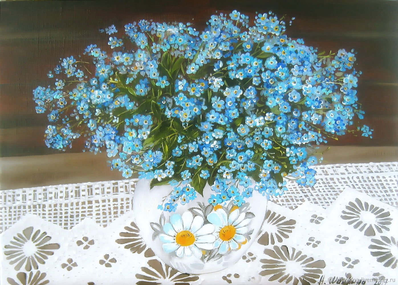 Голубые цветы в вазе
