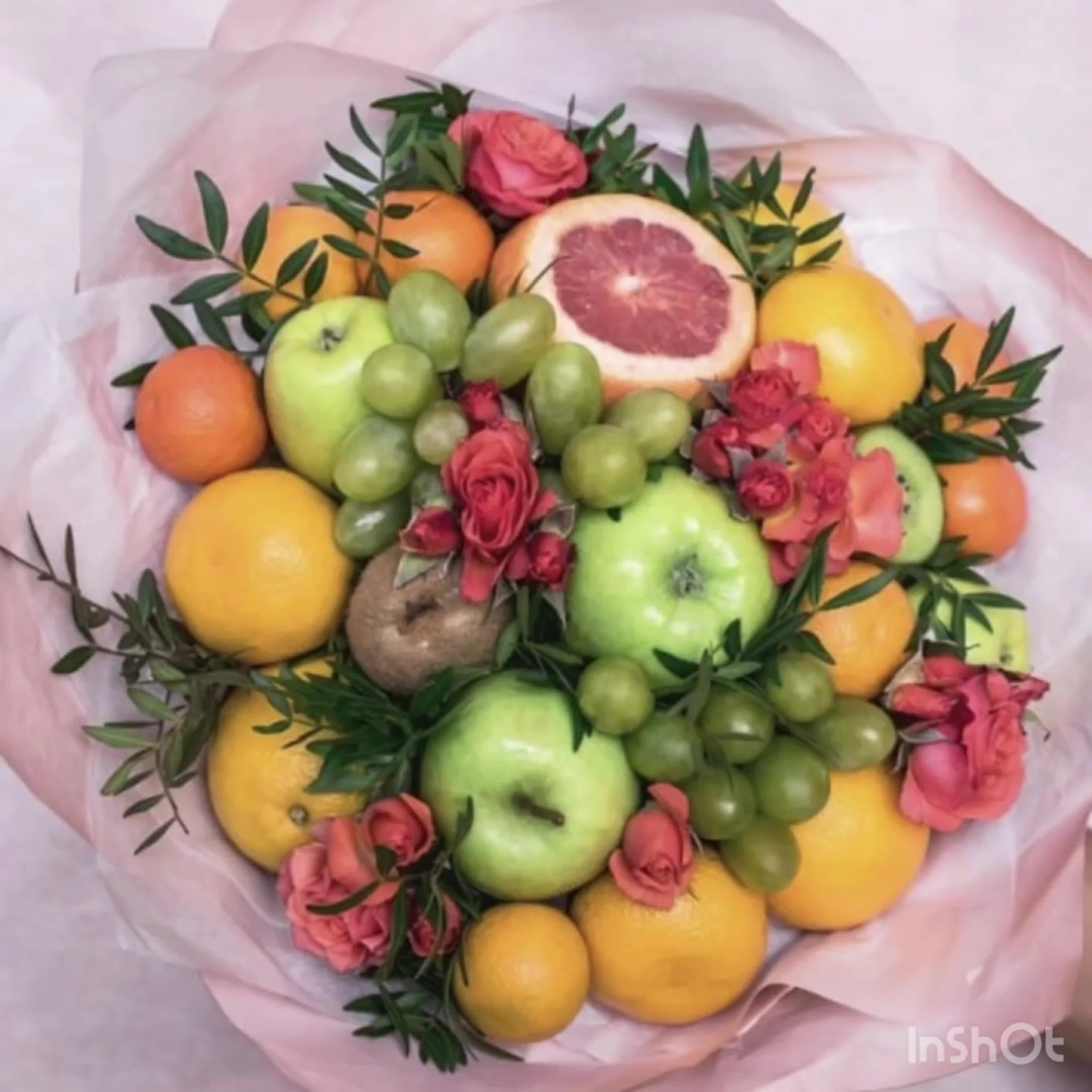 Букет здоровья из фруктов и овощей с пожеланиями