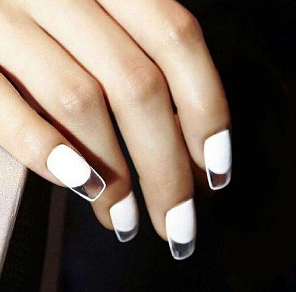 Ногти с белыми кончиками