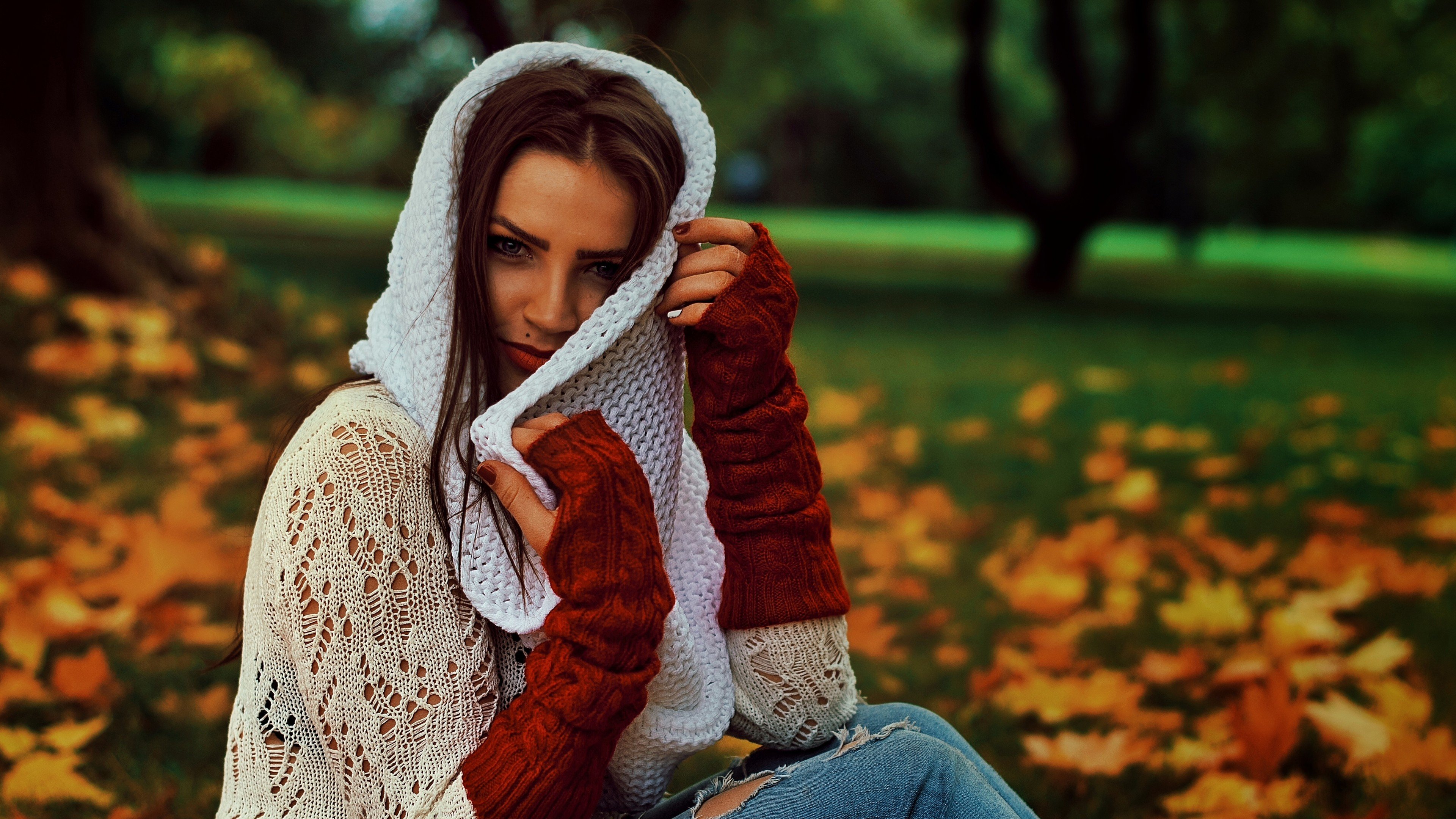 Фотосессия в свитере осенью