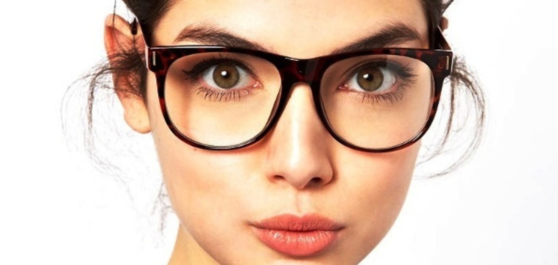 Какая форма очков в моде 2024. Оправа для очков 2023. Стильные очки для зрения. Очки для зрения модные. Очки для зрения женские модные.
