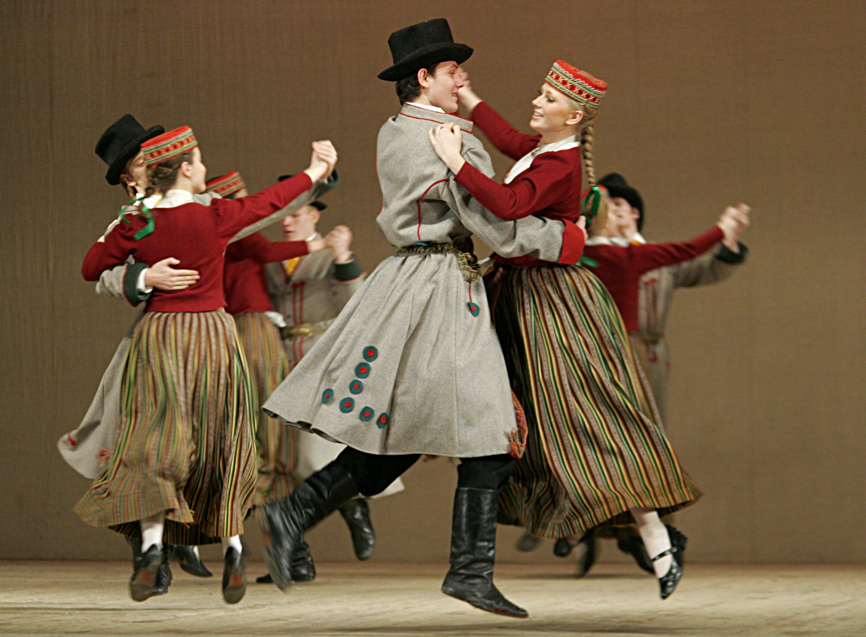 Ругучай народный Литовский танец
