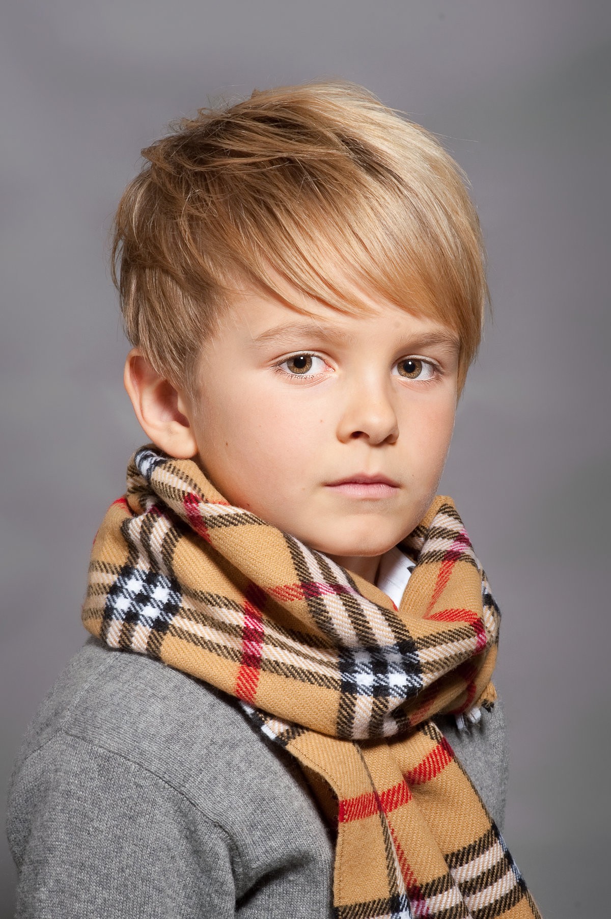 Модельная стрижка детская мальчику фото