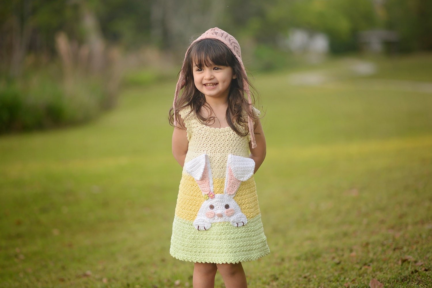 Вязание крючком девочки 5 лет. Вязаное платье для девочки. Детское вязаное платье. Вязаное платье для девочки 3 года. Вязханное платье для девочки.