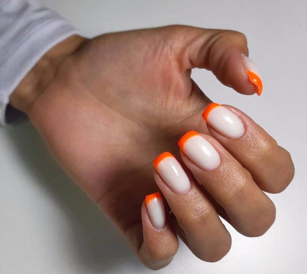 Дизайн ногтей белый с оранжевым фото
