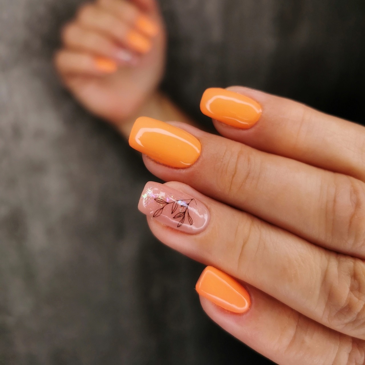 Маникюр на короткие ногти оранжевые тона