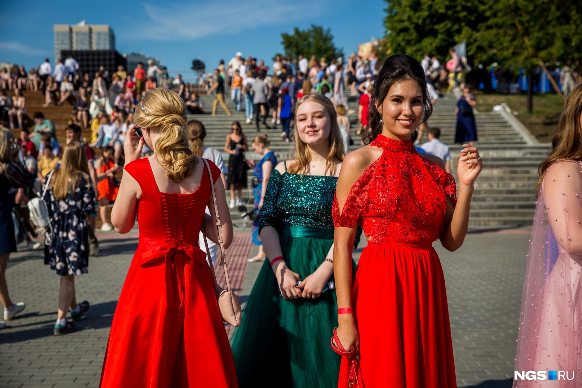 Фото с выпускных вечеров 11 класс