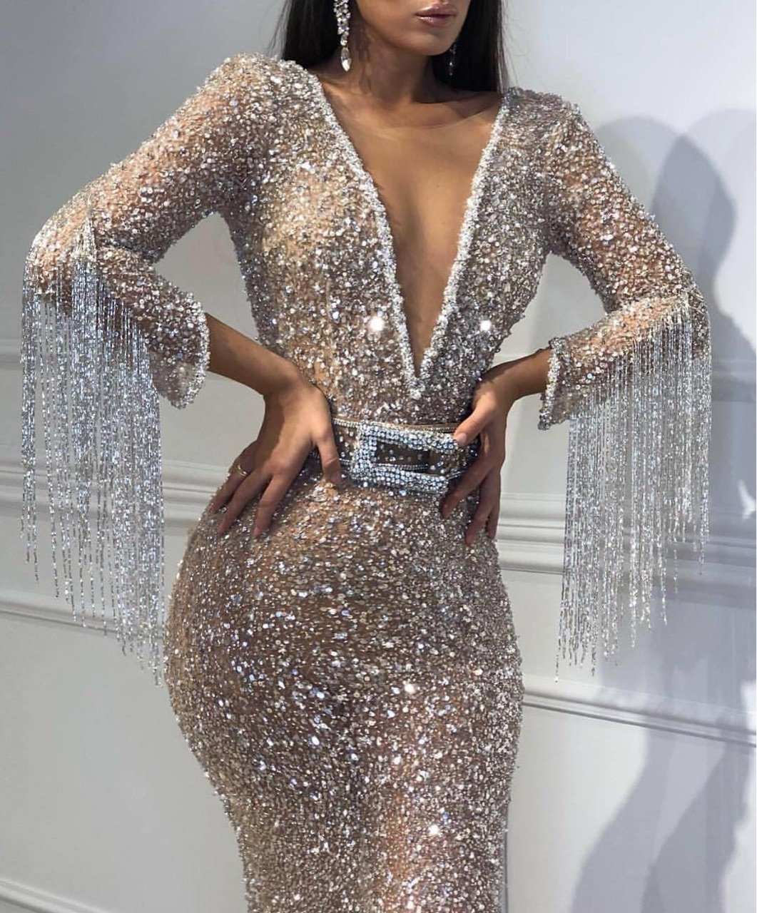 Zh1453q 2019 sexy Plunging v Neck Sparkly Silver Sequin Merm