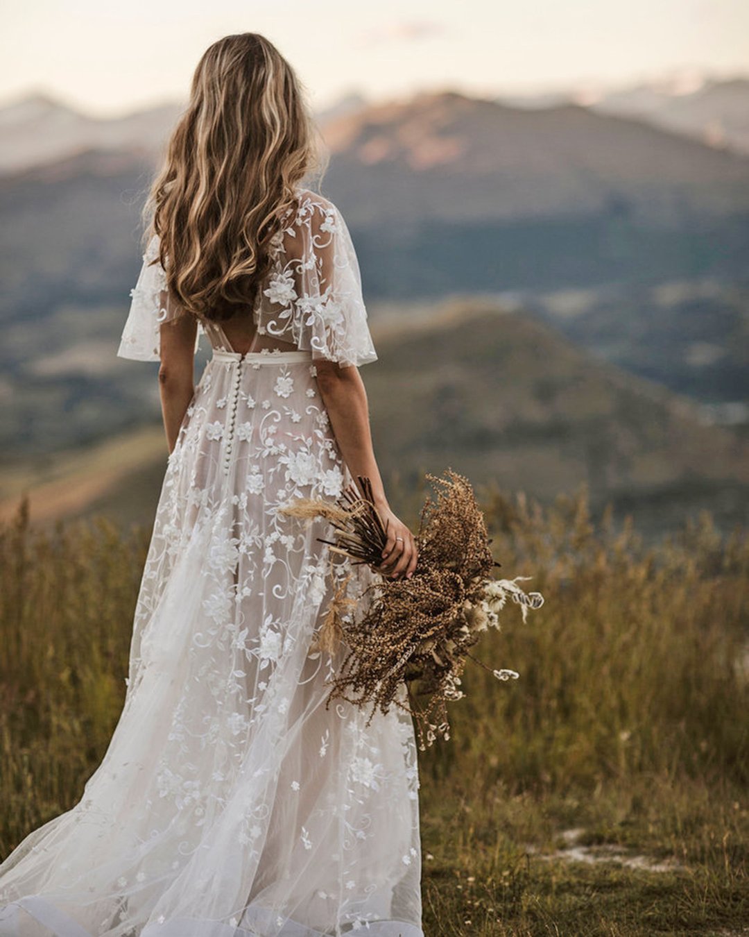 Свадебное платье в стиле рустик бохо.