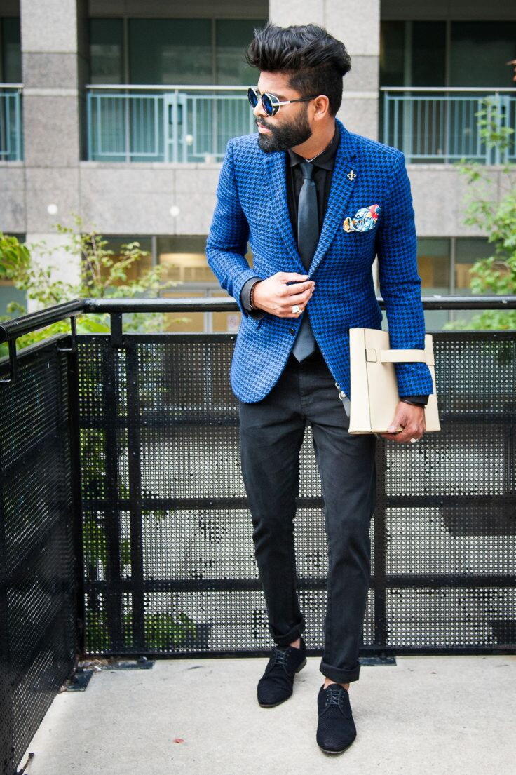 Мужской лук с синим пиджаком