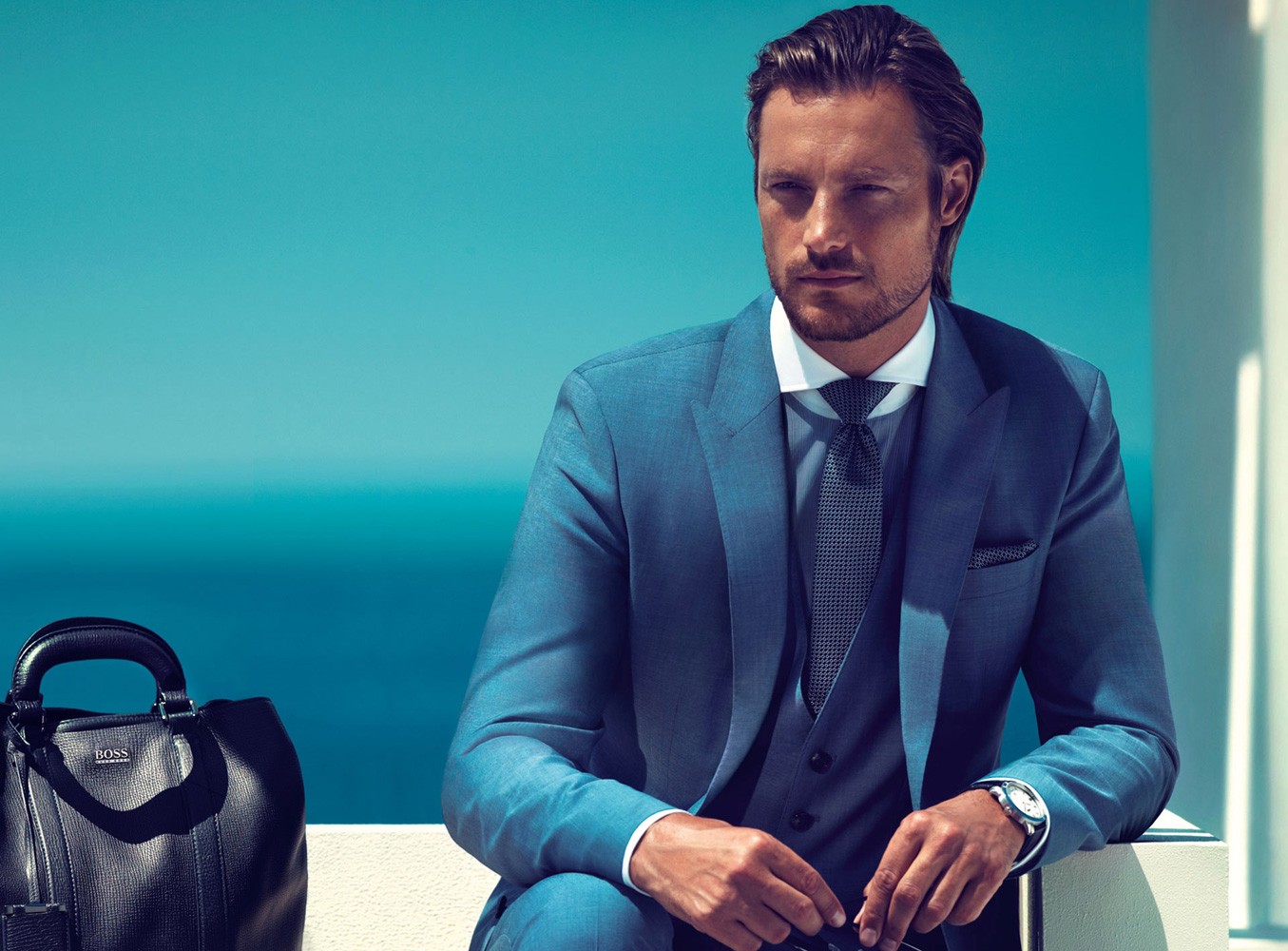 Suiting. Габриэль Обри. Модель Габриэль Обри Hugo Boss. Габриэль Обри в костюме. Габриэль Обри для босс.