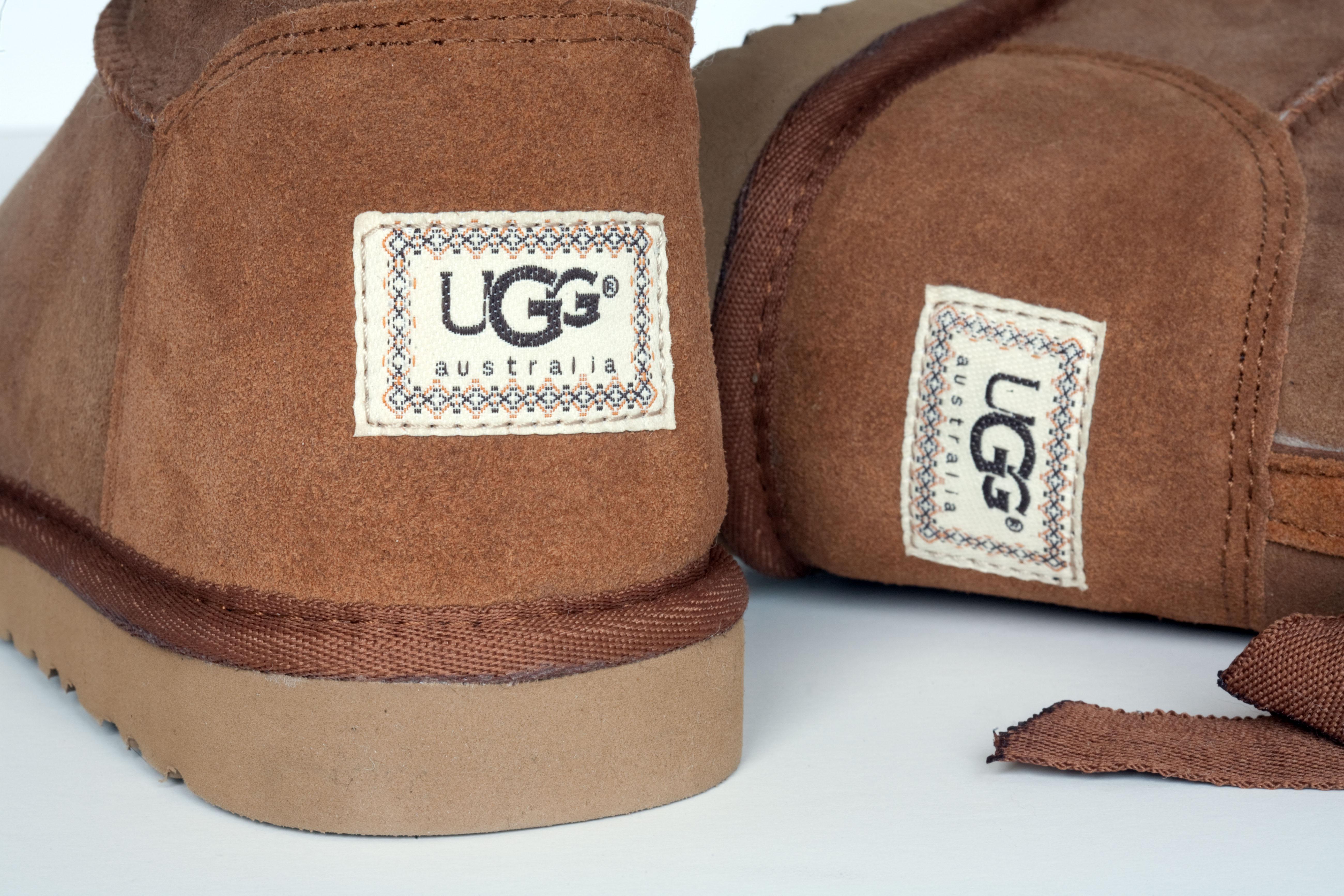 Palace ugg. Панама UGG. Зимняя Панама UGG. Варежки шерпа UGG. UGG 2023.