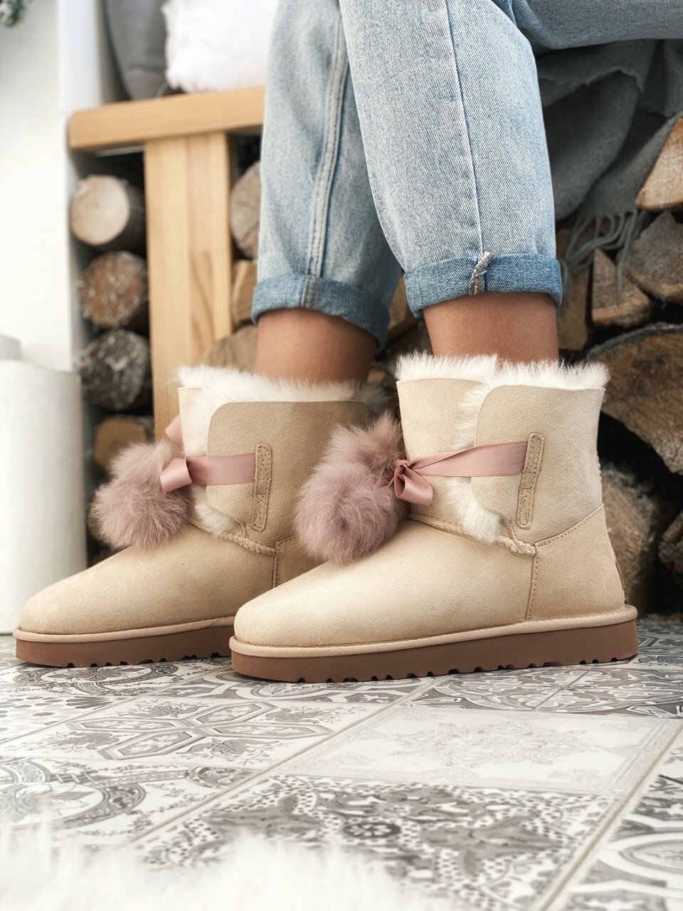 Угги зимние. Женские ботинки UGG Mini Gita Bow. Валберис угги женские натуральные. Валберис угги женские зима. Валберис угги женские зимние.