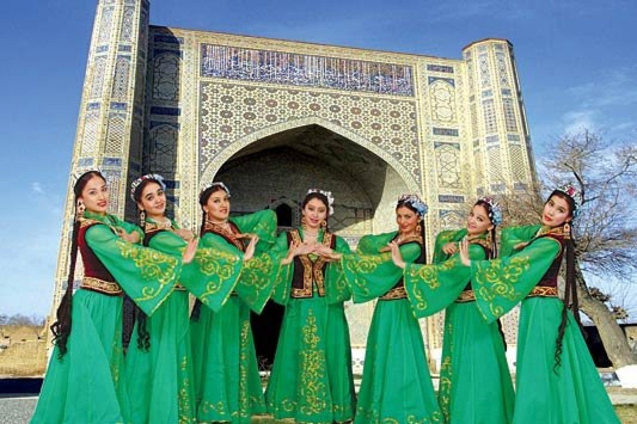 Узбекистан национальный убор