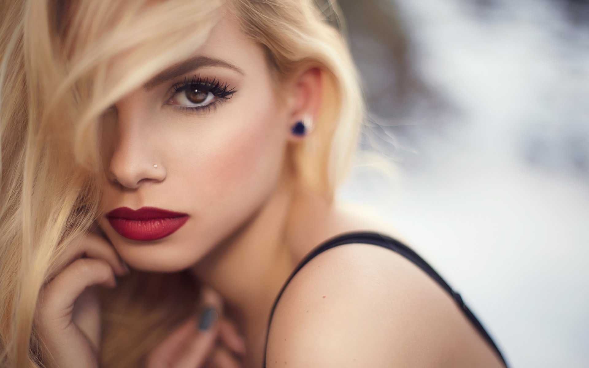 Макияж для блондинок с карими глазами: правильно подчеркиваем уникальную красоту