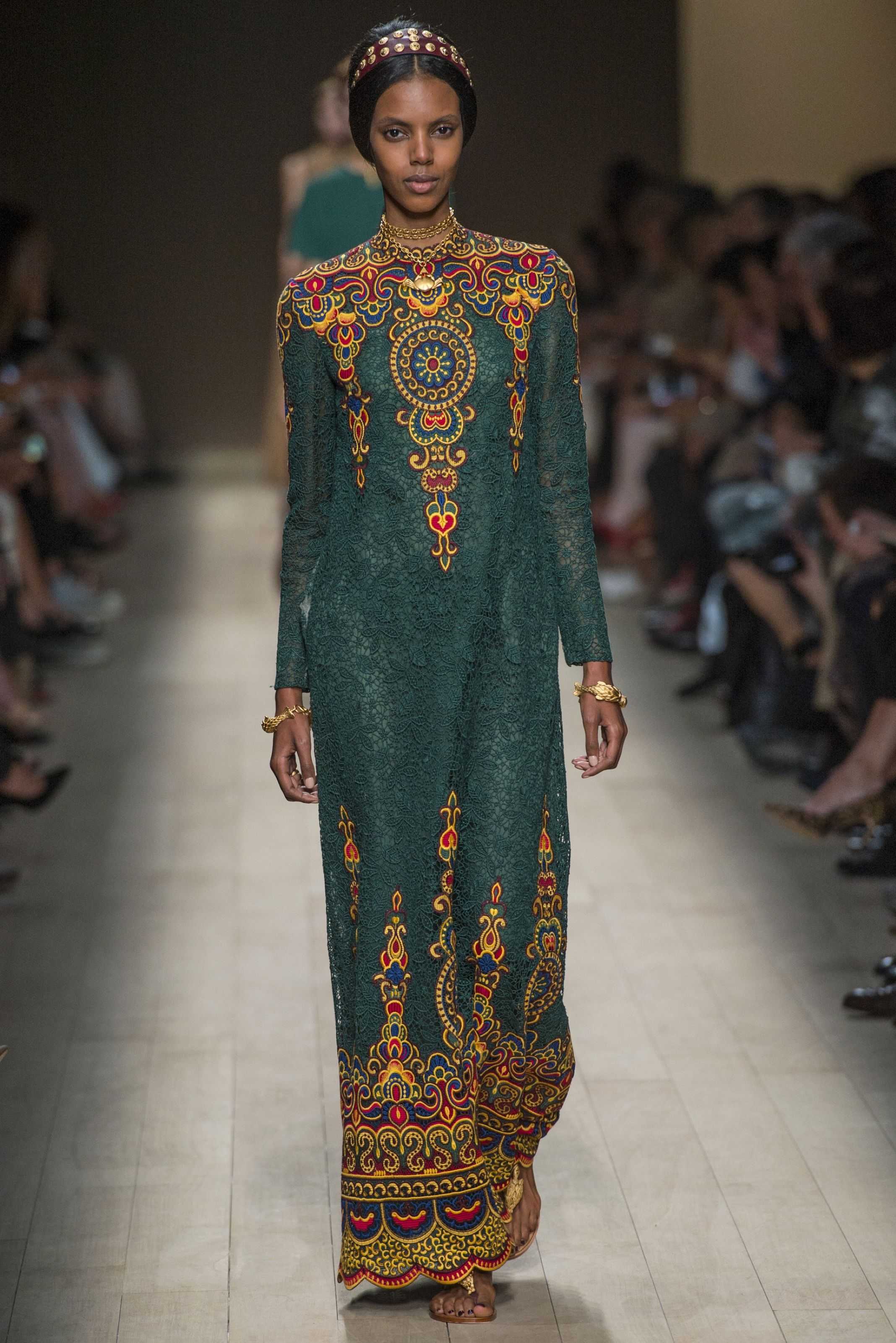 Восточные лета 2014. Valentino Spring 2014. Valentino SS 2014. Валентино этно коллекция 2020. Валентино Византийская коллекция.