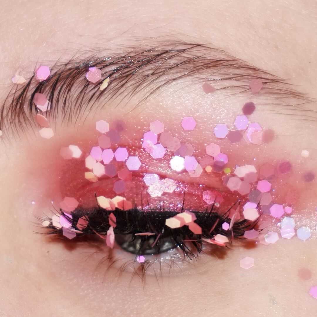 Розовый макияж глаз Эстетика