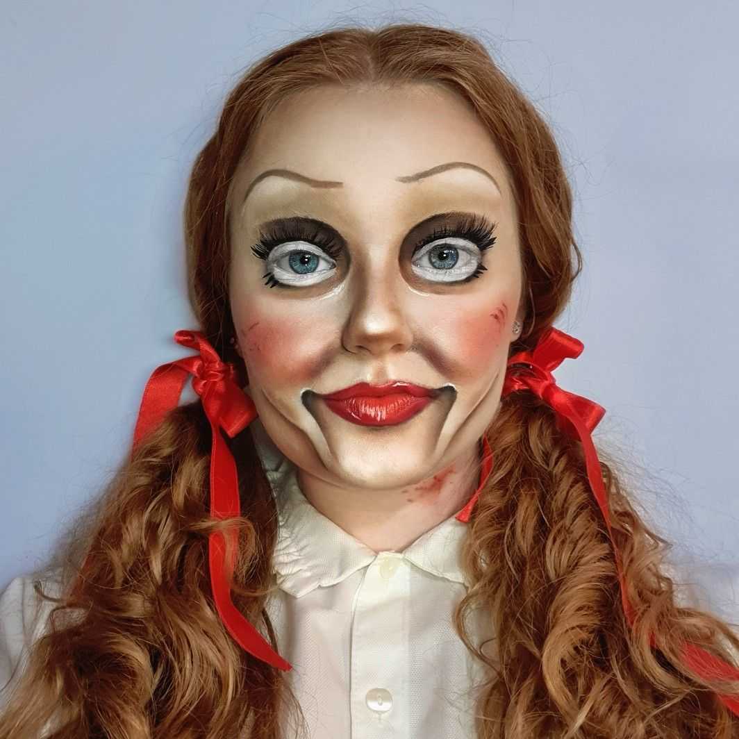 Аннабель кукла на Хэллоуин
