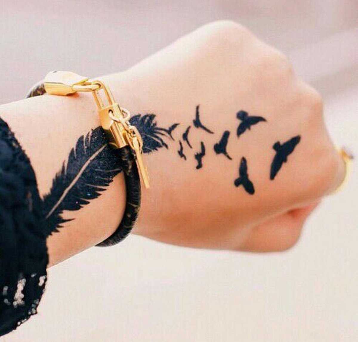 Красивые тату. Тату на руке для девушек. Тату птицы на руке для девушек. Тату браслет на руке для девушек.