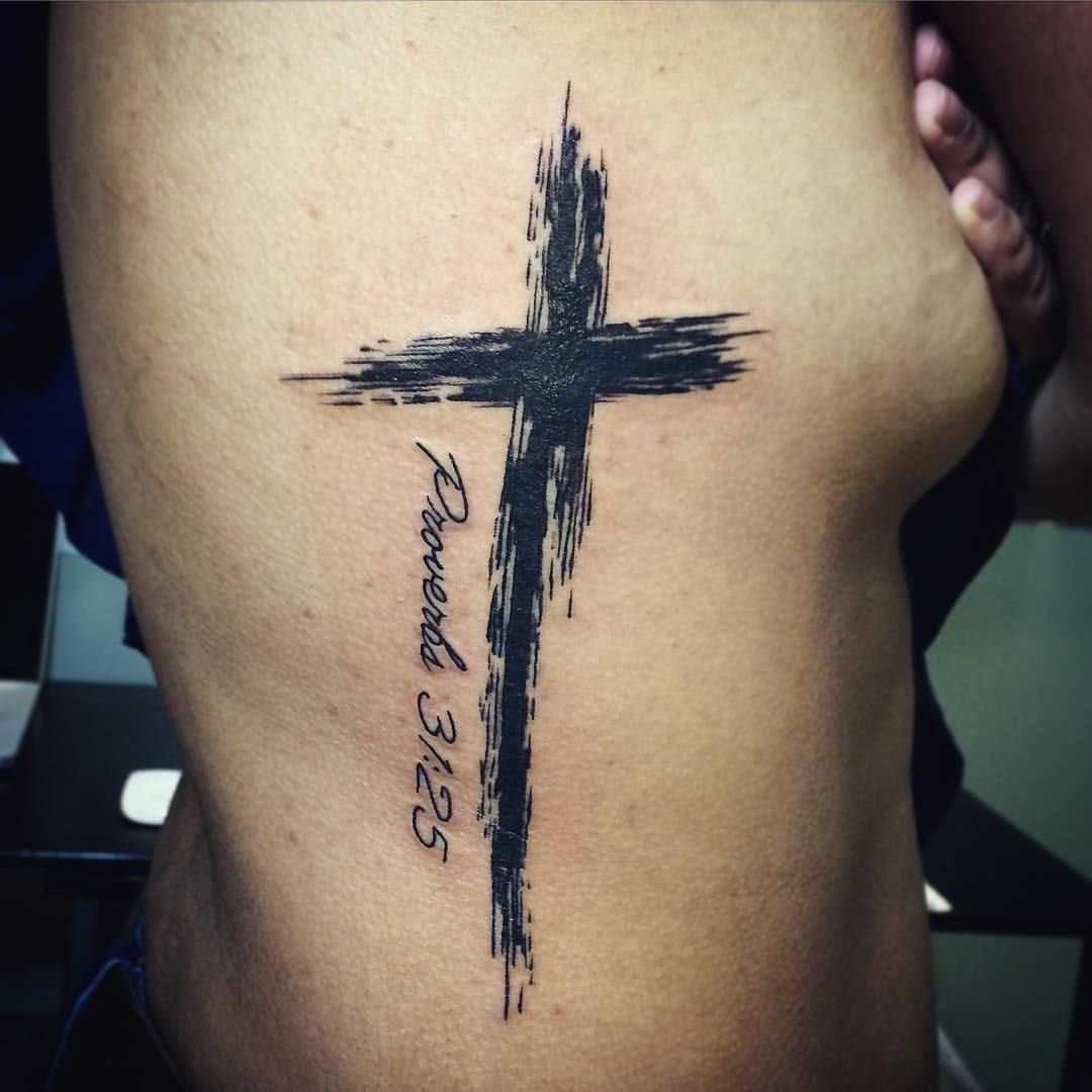 Тату крест. Тату крестик. Татуировки мужские крест. Тату крест на руке мужские.